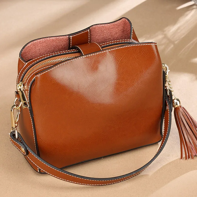 Fashion Oil wax leather women messenger bags handbag Brand female small genuine leather tassel tote women shoulder crossbody bag
Fashion Oil wax leather women messenger bags handbag Brand female small genuine leather tassel tote women shoulder crossbody bag