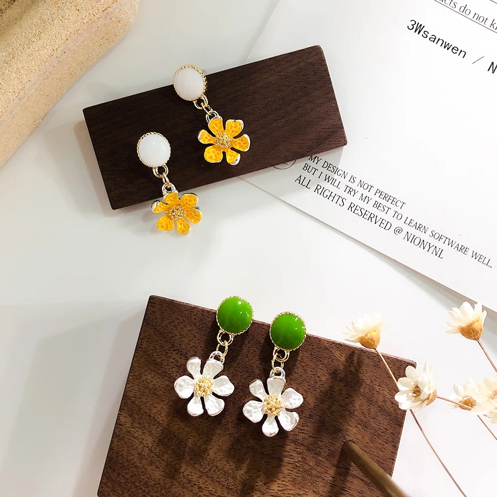 Trendy Plant Women Dangle Earrings Flowers Simple Daisy Earrings Drop Bohemian Earrings Fashion Earrings For Women Statement
Trendy Plant Women Dangle Earrings Flowers Simple Daisy Earrings Drop Bohemian Earrings Fashion Earrings For Women Statement