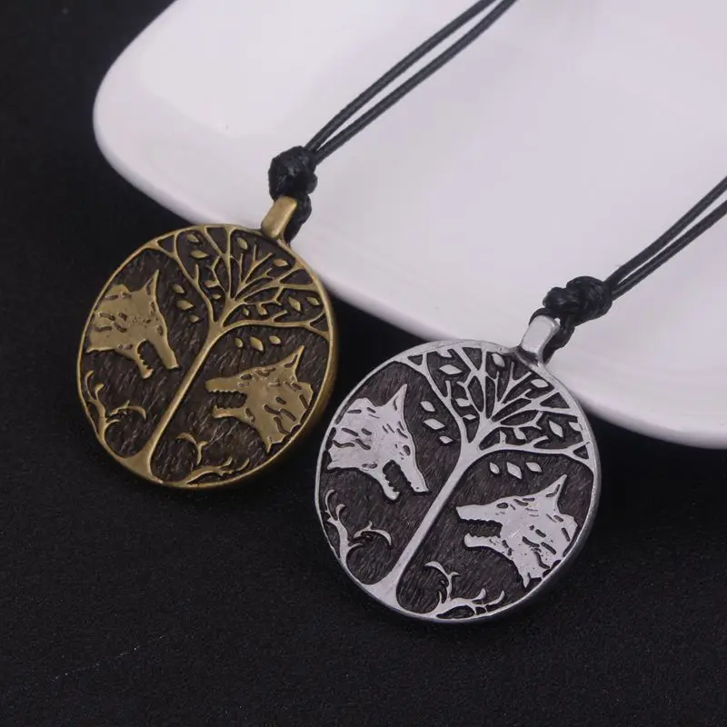 RJ Fashion Game Vintage Destiny Peace Tree Necklaces High Quality Vikings Peace Tree Two Wolf Round Necklace For Men Choker
RJ Fashion Game Vintage Destiny Peace Tree Necklaces High Quality Vikings Peace Tree Two Wolf Round Necklace For Men Choker