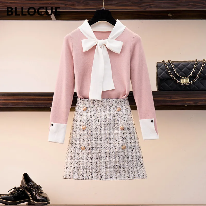 BLLOCUE 2 Piece Set Women Spring Autumn Sweater Suits Bow Collar Knitted Tops And Gold Double-Breasted Tweed Mini Skirt Set
BLLOCUE 2 Piece Set Women Spring Autumn Sweater Suits Bow Collar Knitted Tops And Gold Double-Breasted Tweed Mini Skirt Set