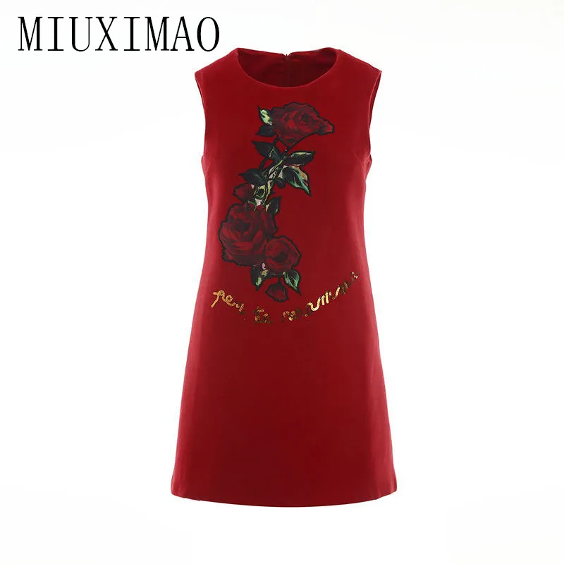 High Quality 2019 Spring Dress Latest Chinese Style Solid Wrist Cloak Sleeves Straight Appliques Knee-Length O-Neck Dress Women 
High Quality 2019 Spring Dress Latest Chinese Style Solid Wrist Cloak Sleeves Straight Appliques Knee-Length O-Neck Dress Women