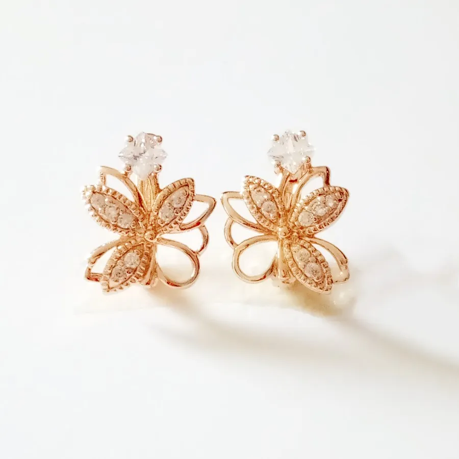 Crystal Earrings 585 Gold Color Earring White Cubic Zircon Women Drop Earring Fashion Jewelry
Crystal Earrings 585 Gold Color Earring White Cubic Zircon Women Drop Earring Fashion Jewelry