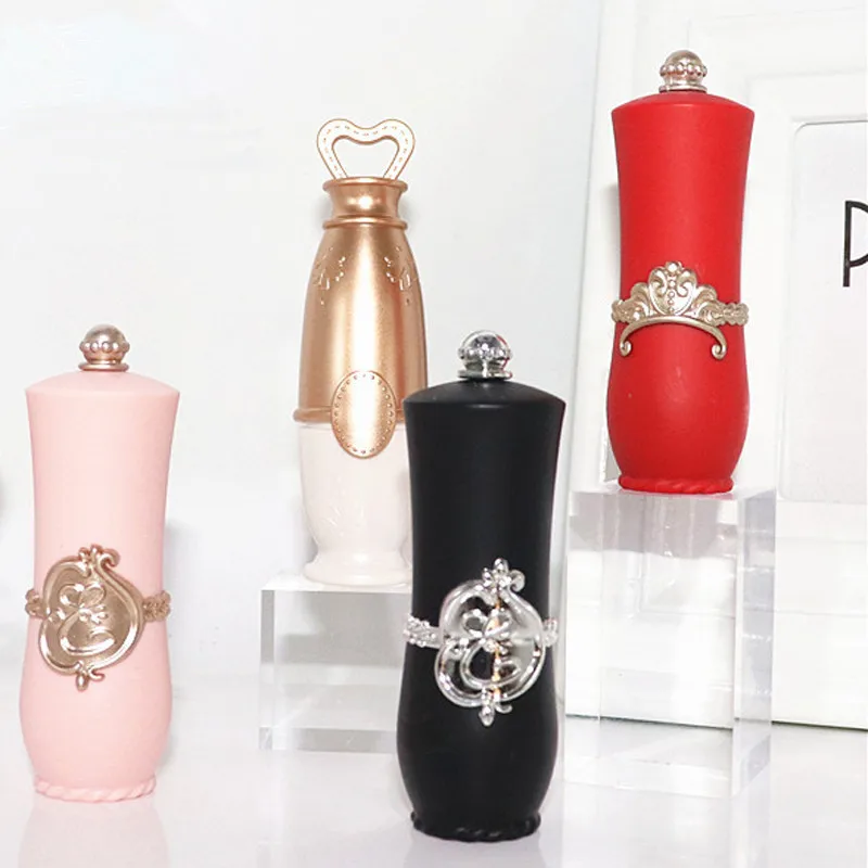 Empty Palace Crown Lipstick Tubes 12.1mm Plastic DIY Makeup Lips Care Lip Balm Oil Tube Cosmetics Containers Packaging 20pcs/lot
Empty Palace Crown Lipstick Tubes 12.1mm Plastic DIY Makeup Lips Care Lip Balm Oil Tube Cosmetics Containers Packaging 20pcs/lot