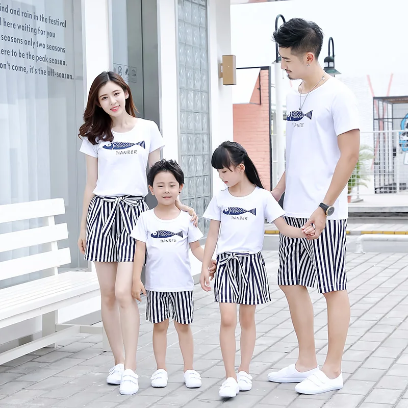 Boys Girls Fish Print White T-shirt and Striped Shorts Set Family Matching Outfit Mother Father Daughter Son Family Summer Sets
Boys Girls Fish Print White T-shirt and Striped Shorts Set Family Matching Outfit Mother Father Daughter Son Family Summer Sets