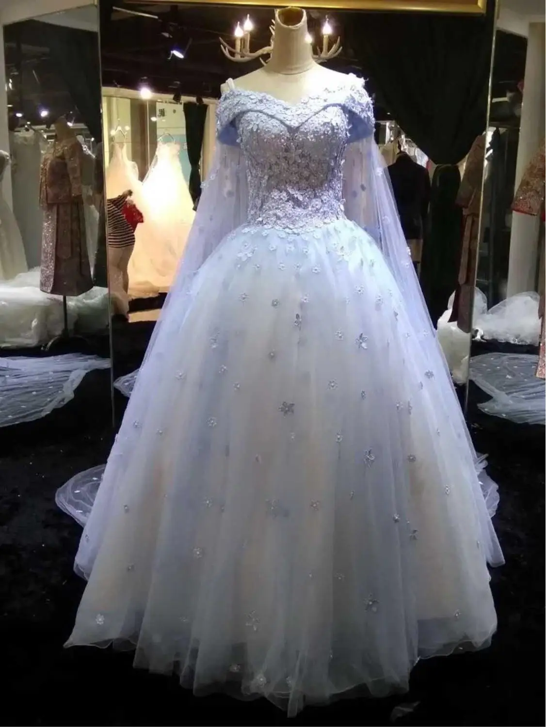 luxury light blue small flowers ball gown Medieval Renaissance Gown princess Victorian cosplay Marie Antoinette Belle Ball gown
luxury light blue small flowers ball gown Medieval Renaissance Gown princess Victorian cosplay Marie Antoinette Belle Ball gown