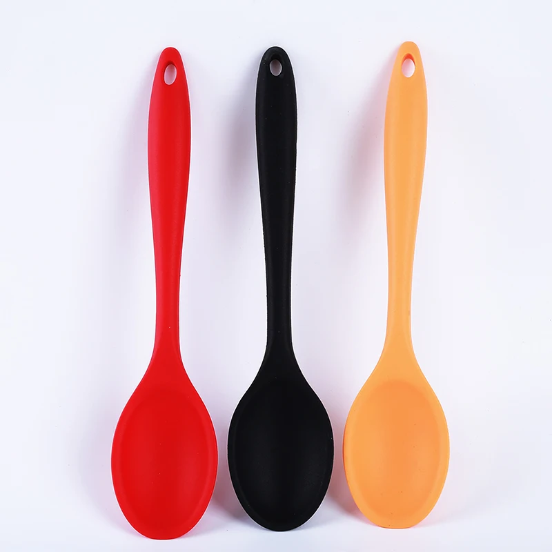 

3 Color Food Grade Silicone Long-handled Soup Spoon Solid Color Kids Spoon Kitchen Silicone Spoon Flatware Utensils Accessories