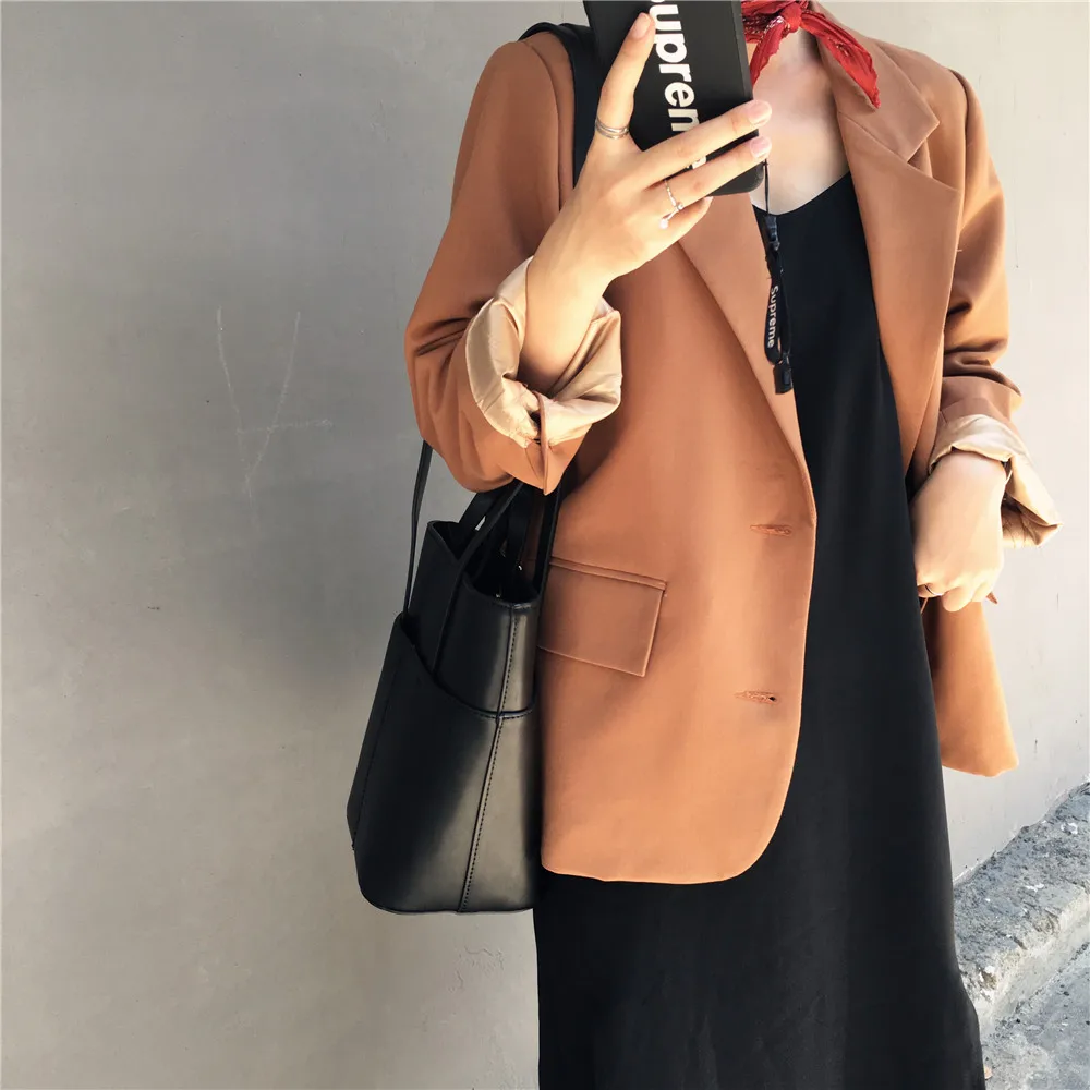 Women autumn Notched Solid Jackets Female Pocket Straight Long Sleeve Blazer Feminino Chaqueta Mujer Outwear Coat
Women autumn Notched Solid Jackets Female Pocket Straight Long Sleeve Blazer Feminino Chaqueta Mujer Outwear Coat