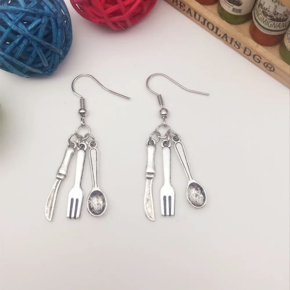 Quirky earring knife fork & spoon school dinners cafe restaurant worker
Quirky earring knife fork & spoon school dinners cafe restaurant worker