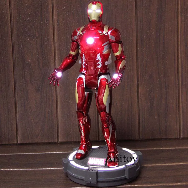 Captain America Civil War Iron Man Deluxe 7/" Action Figure with LED Light Base