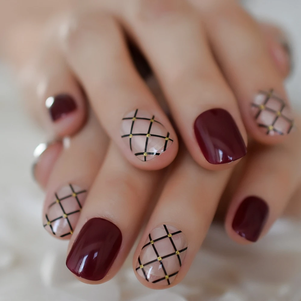 Grid Gold Red Nails Short Square Nails Transparent Cobweb False Nail Pre-Designed Artificial Daily Wear
Grid Gold Red Nails Short Square Nails Transparent Cobweb False Nail Pre-Designed Artificial Daily Wear