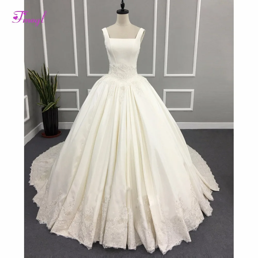 Fmogl Glamorous Appliques Soft Satin Ball Gown Wedding Dresses 2019 Boat Neck Zipper Up Princess Wedding Gown Vestido de Noiva
Fmogl Glamorous Appliques Soft Satin Ball Gown Wedding Dresses 2019 Boat Neck Zipper Up Princess Wedding Gown Vestido de Noiva