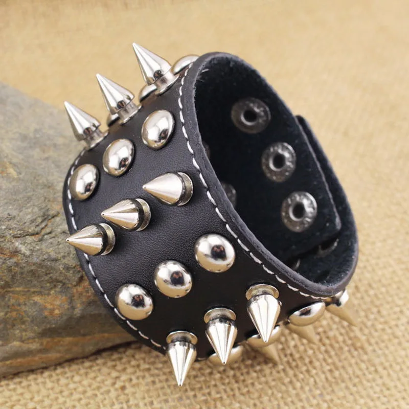 Punk rivet bracelet Liu Ding non-mainstream rock bracelet personality men and women leather bracelet S163
Punk rivet bracelet Liu Ding non-mainstream rock bracelet personality men and women leather bracelet S163