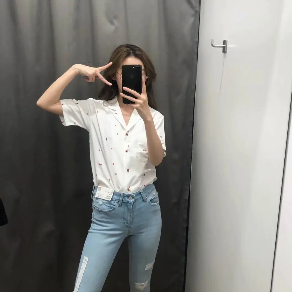 (11)