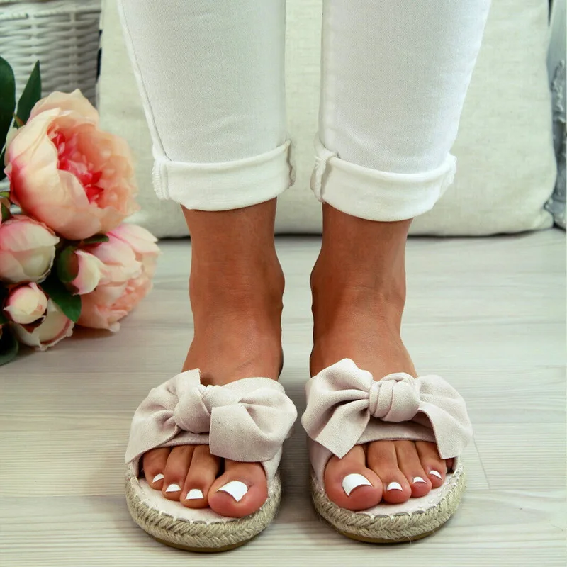Flip-flops Beach Shoes Woman Summer Slippers Leisure Bowknot Flats Slippers Klapki Damskie Lato Indoor and Outdoor Slippers 
Flip-flops Beach Shoes Woman Summer Slippers Leisure Bowknot Flats Slippers Klapki Damskie Lato Indoor and Outdoor Slippers