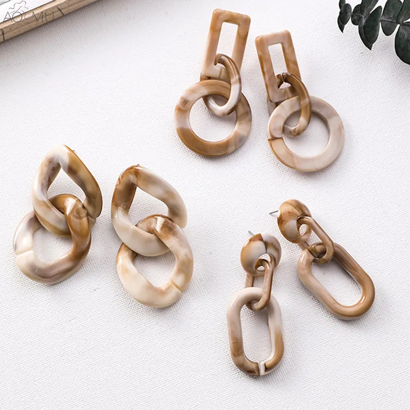 AOMU New Fashion Retro Acrylic Earrings Geometric Irrregular Round Stitching Acetate Pattern Drop Earrings for Women Girl
AOMU New Fashion Retro Acrylic Earrings Geometric Irrregular Round Stitching Acetate Pattern Drop Earrings for Women Girl