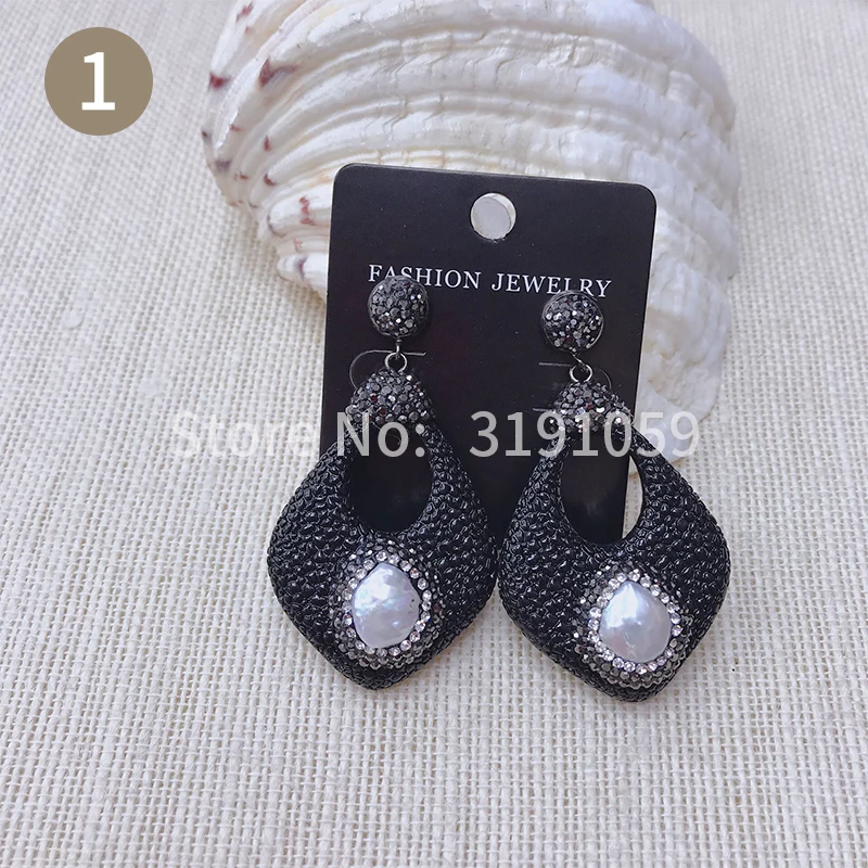 

European and American simple fashion jewelry exaggerated atmospheric personality luxury sweet pearl earrings female joker