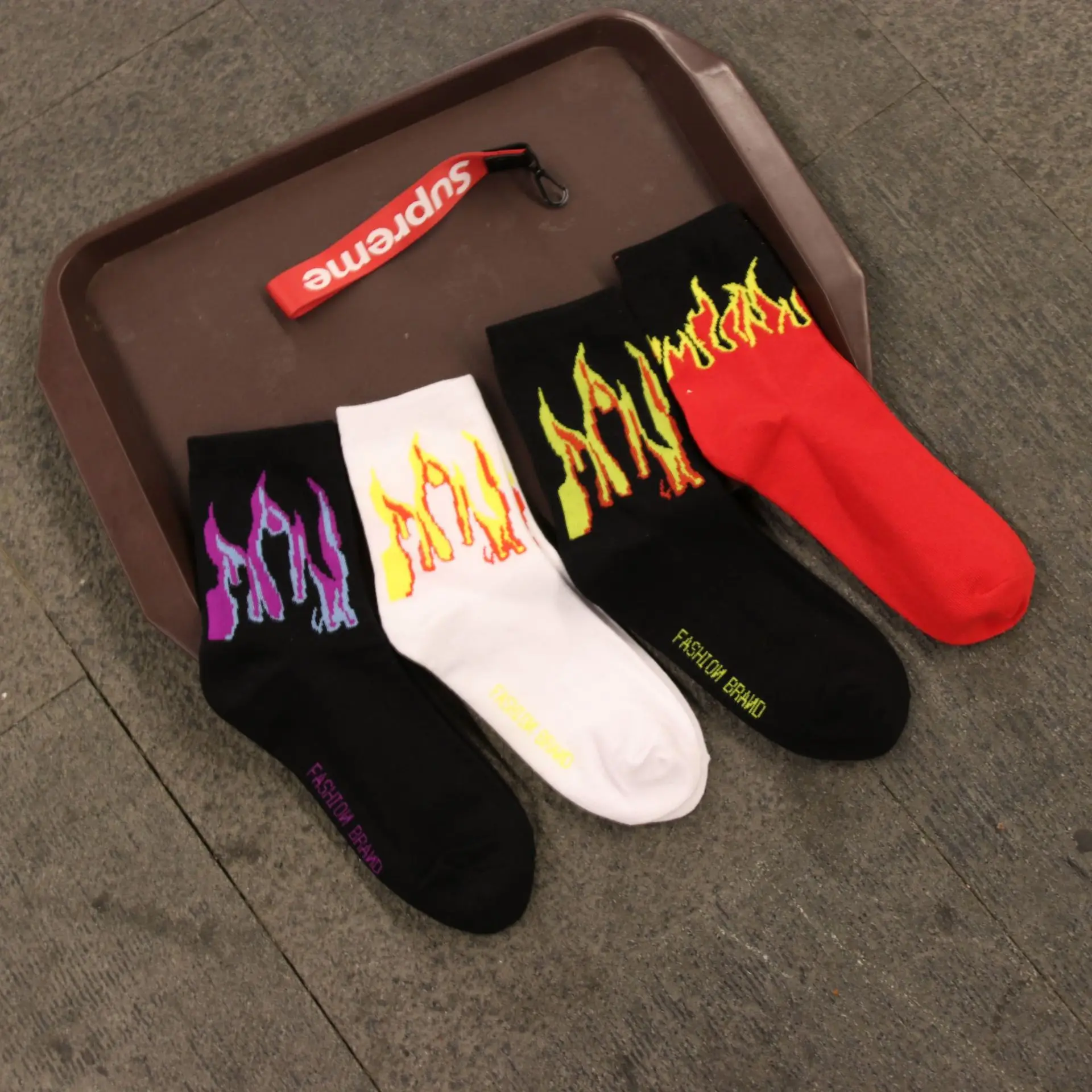 2018new spring and summer flame Tide brand Harajuku skateboard hip-hop personality men and women students recreational Socks
2018new spring and summer flame Tide brand Harajuku skateboard hip-hop personality men and women students recreational Socks