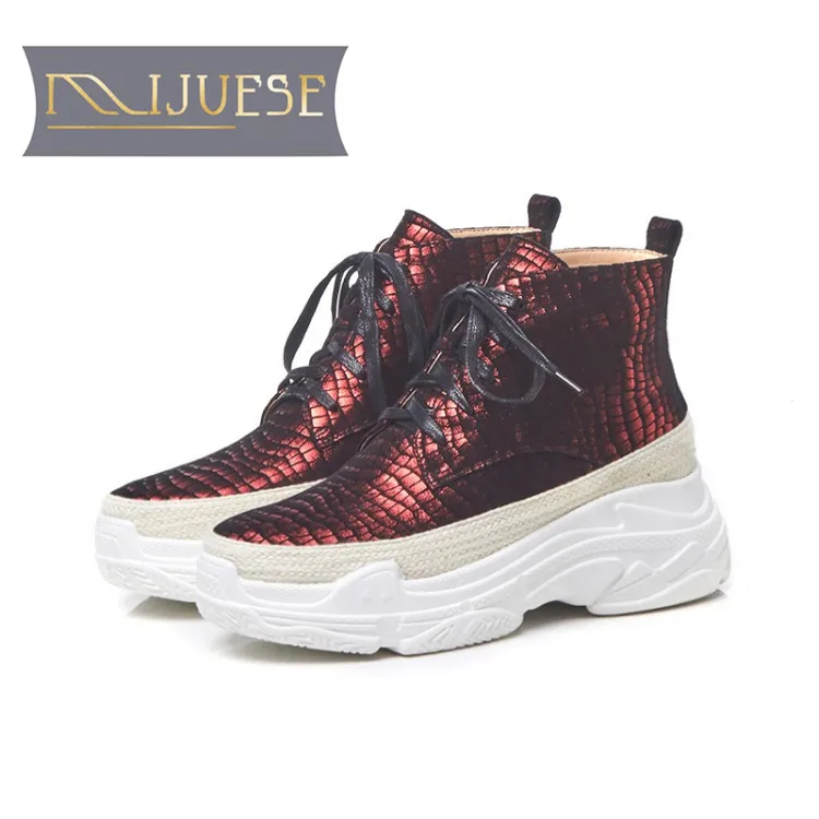 MLJUESE 2018 women ankle boots Kid suede wine red color checkered lace up winter short plush women platform boots
MLJUESE 2018 women ankle boots Kid suede wine red color checkered lace up winter short plush women platform boots