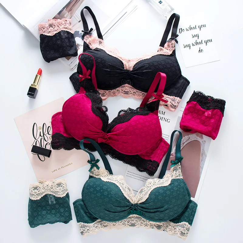 Fashion Women Wire Free Bra Set Underwear Set Sexy Lace Young Girl Lingerie Adjusted Bras Three Hook-and-eye Push Up Bra Set
Fashion Women Wire Free Bra Set Underwear Set Sexy Lace Young Girl Lingerie Adjusted Bras Three Hook-and-eye Push Up Bra Set