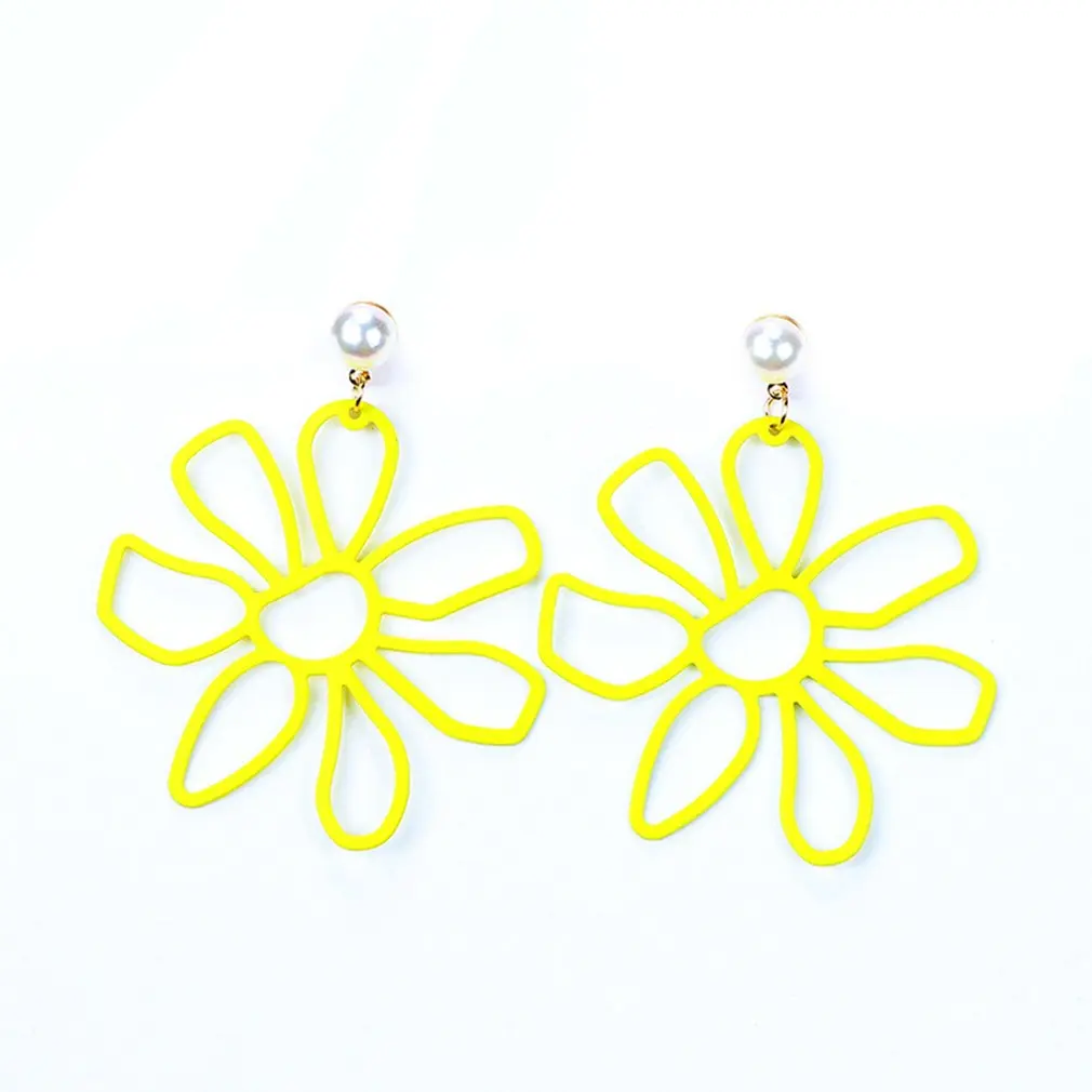 Spring And Summer Hot Ladies Candy Color Flower Lady Earrings Small Fresh Simulation Pearl Hollow Trend Big Earrings
Spring And Summer Hot Ladies Candy Color Flower Lady Earrings Small Fresh Simulation Pearl Hollow Trend Big Earrings