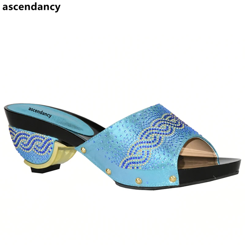 Latest Design Sky Blue Color Italian Ladies Shoes Decorated with Rhinestone Nigerian Party Shoes for Women Slip on Wedding Shoes
Latest Design Sky Blue Color Italian Ladies Shoes Decorated with Rhinestone Nigerian Party Shoes for Women Slip on Wedding Shoes