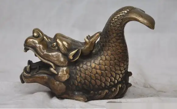 S2423 Chinese Fengshui Bronze Animal Lucky Dragon head Fish body Scleropages Statue
S2423 Chinese Fengshui Bronze Animal Lucky Dragon head Fish body Scleropages Statue