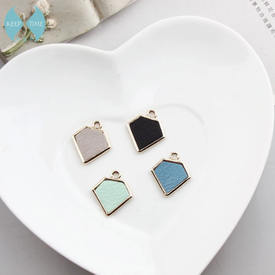 DIY Korean accessories, earrings, necklaces, bracelets, pendants, diamond, triangle, leather alloy accessories
DIY Korean accessories, earrings, necklaces, bracelets, pendants, diamond, triangle, leather alloy accessories