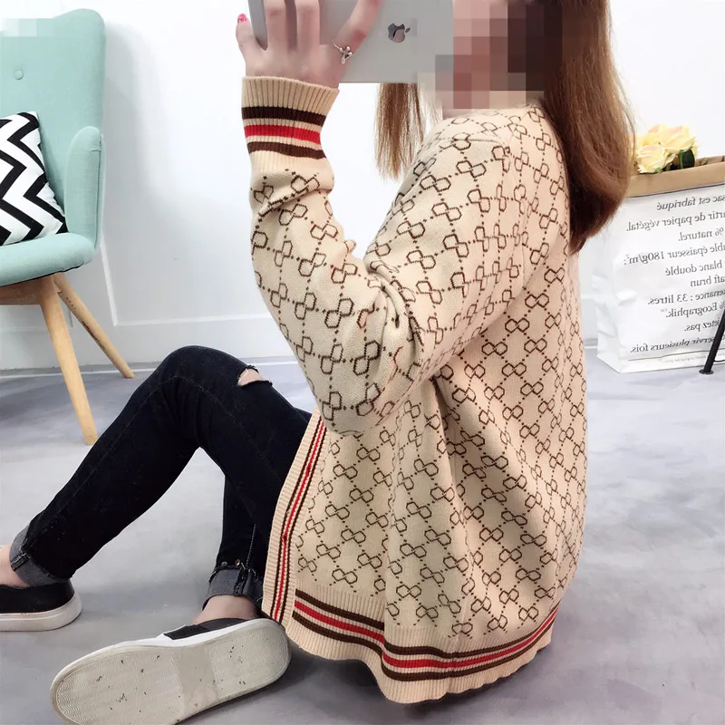 Autumn Women Sweaters V-neck Long Sleeve Jumpers Printing Bottons Loose Knitted Cardigans Vintage Outwear Jacket 2018 Cots
Autumn Women Sweaters V-neck Long Sleeve Jumpers Printing Bottons Loose Knitted Cardigans Vintage Outwear Jacket 2018 Cots