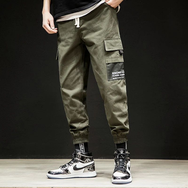2019 men the new trend in the spring and autumn period and the two color is handsome loose leisure contracted pants pocket
2019 men the new trend in the spring and autumn period and the two color is handsome loose leisure contracted pants pocket