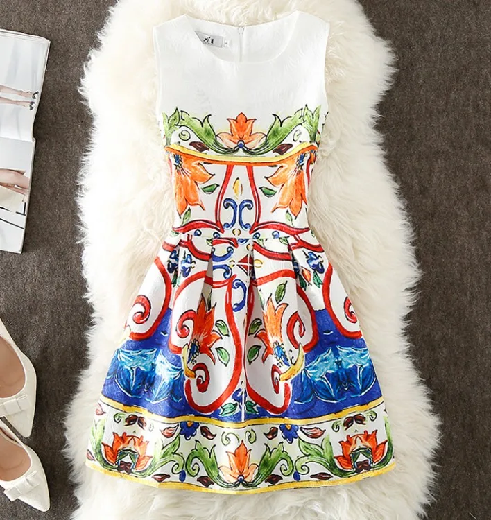 2018 Summer European Style Jacquard Sleeveless Printting Vest casual slim Mini Dress
2018 Summer European Style Jacquard Sleeveless Printting Vest casual slim Mini Dress