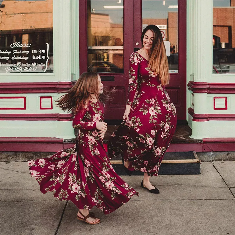 Mother daughter dresses Wine Floral Long Vestidos Mother and daughter clothes Mom and daughter dress Family matching clothes
Mother daughter dresses Wine Floral Long Vestidos Mother and daughter clothes Mom and daughter dress Family matching clothes