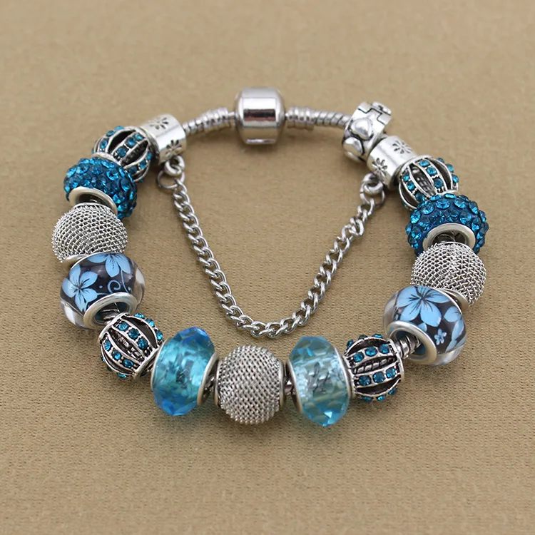 Blue For Women Wearing A Beautiful Openwork Bracelet European Retro Silver Plated Noble Pan Bracelet DIY Handmade Gift
Blue For Women Wearing A Beautiful Openwork Bracelet European Retro Silver Plated Noble Pan Bracelet DIY Handmade Gift