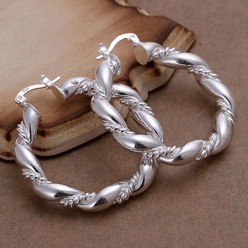 New arrival brand trendy elegant charm silver romantic Austria crystal hoop earrings weddings jewelry with 925 stamp E156
New arrival brand trendy elegant charm silver romantic Austria crystal hoop earrings weddings jewelry with 925 stamp E156