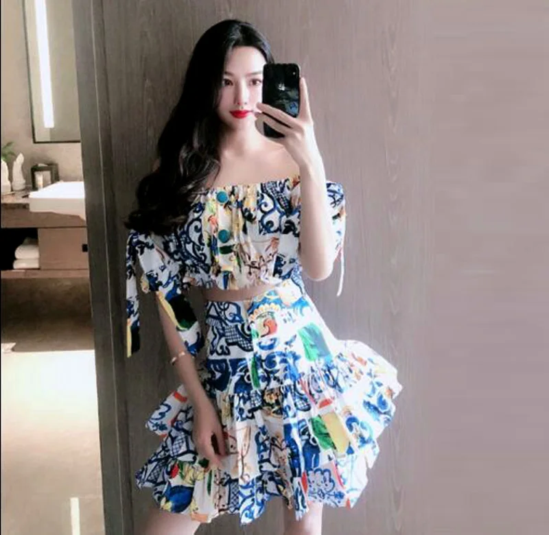 Summer 2019 Fashion Women Skirt Suit Off Shoulder Short Sleeve Bandage Shirt Floral Print Cascading Ruffles Skirt Two Piece Set
Summer 2019 Fashion Women Skirt Suit Off Shoulder Short Sleeve Bandage Shirt Floral Print Cascading Ruffles Skirt Two Piece Set