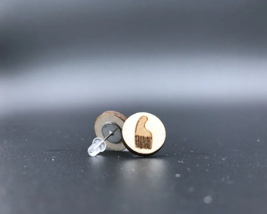 free shipping natural color afro comb wood stud , small round disc studs with posts for women ST-007
free shipping natural color afro comb wood stud , small round disc studs with posts for women ST-007