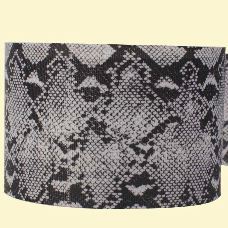 3" inch 75 mm 7.5cm black and white snake skin pattern free shipping printed grosgrain ribbons for gift decoration
3" inch 75 mm 7.5cm black and white snake skin pattern free shipping printed grosgrain ribbons for gift decoration