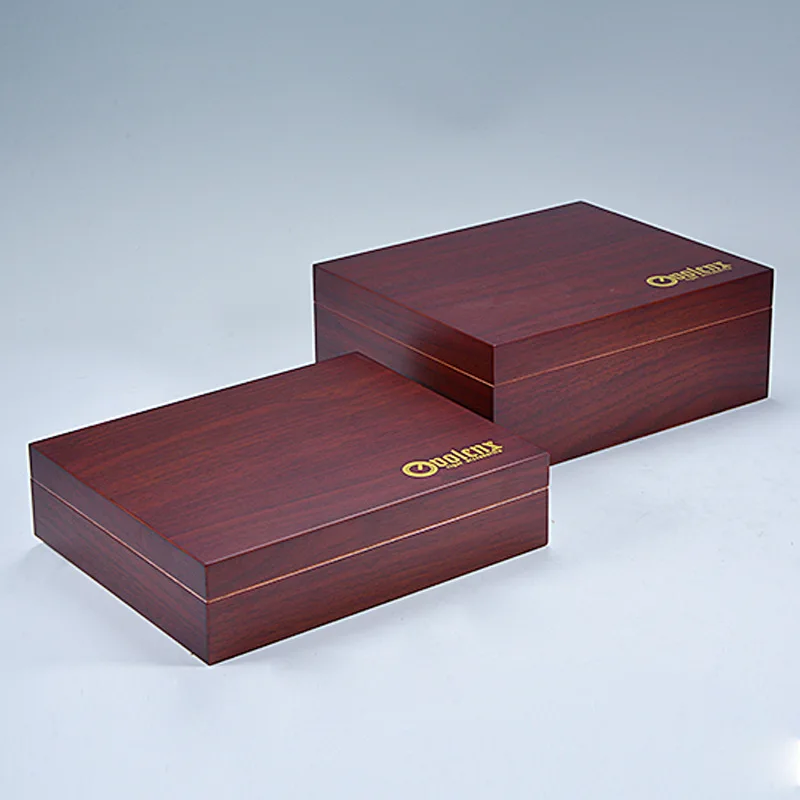 High-end Cedar Rosewood color Cigar Humidor Nice Storage Box with Moisture Meter Moisturizing Device Two sizes to choose
High-end Cedar Rosewood color Cigar Humidor Nice Storage Box with Moisture Meter Moisturizing Device Two sizes to choose
