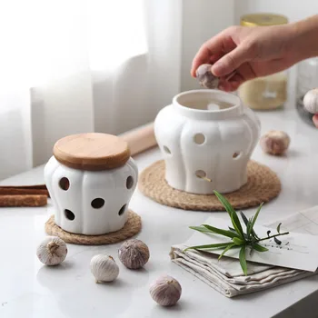 Creative Ceramic Storage Cans Garlic Ginger Storage Tank Jar Bamboo Cover Kitchen Organizer Tools Home Decoration Accessories
Creative Ceramic Storage Cans Garlic Ginger Storage Tank Jar Bamboo Cover Kitchen Organizer Tools Home Decoration Accessories