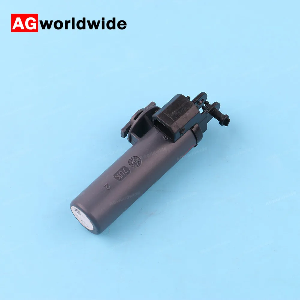 2 Pin Golve Box Compartment Lid light and brake element with switch Fit for Audi A4 A3 A5 Q5 S3 S4 RS3 RS4 RS5 880324 8E0880802
2 Pin Golve Box Compartment Lid light and brake element with switch Fit for Audi A4 A3 A5 Q5 S3 S4 RS3 RS4 RS5 880324 8E0880802