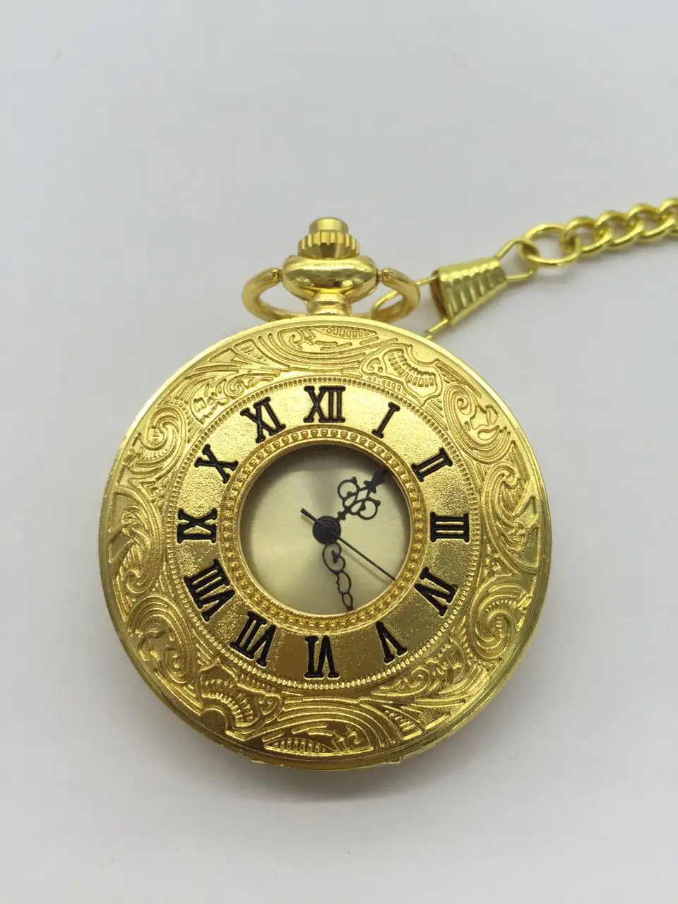 New golden Fashion quartz Hollow out Roman numerals Dual display mens FOB chain pocket watches
New golden Fashion quartz Hollow out Roman numerals Dual display mens FOB chain pocket watches
