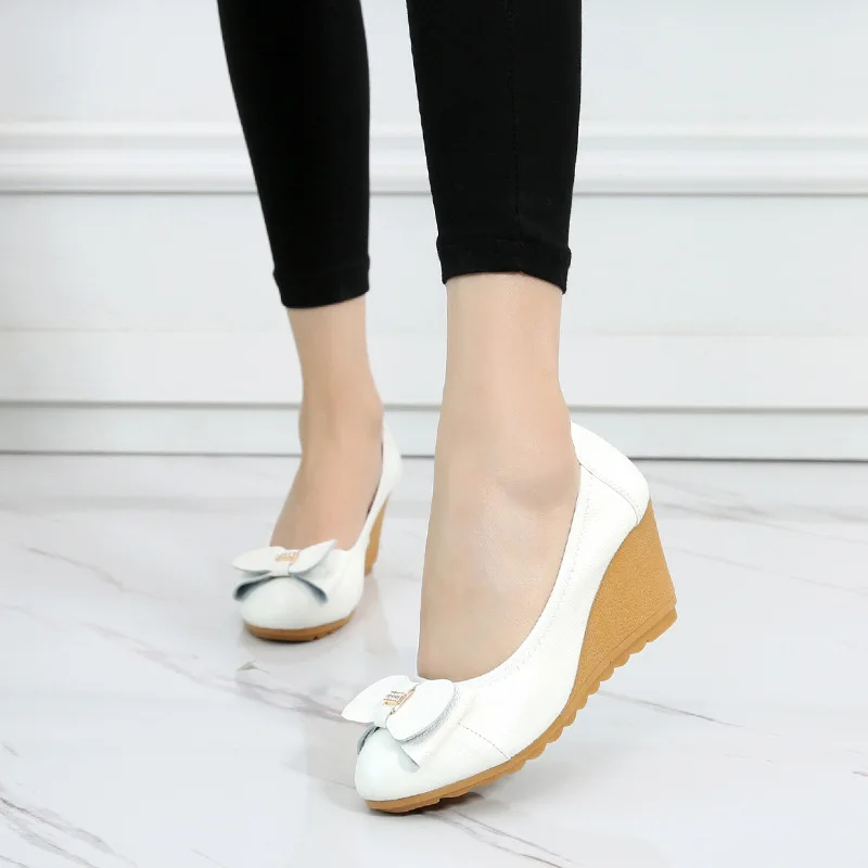 2019 Spring Autumn New Genuine Leather Wedge Women's Shoes Rhinestone Bow Shallow Mouth Mother Shoes Comfortable Casual Shoes
2019 Spring Autumn New Genuine Leather Wedge Women's Shoes Rhinestone Bow Shallow Mouth Mother Shoes Comfortable Casual Shoes