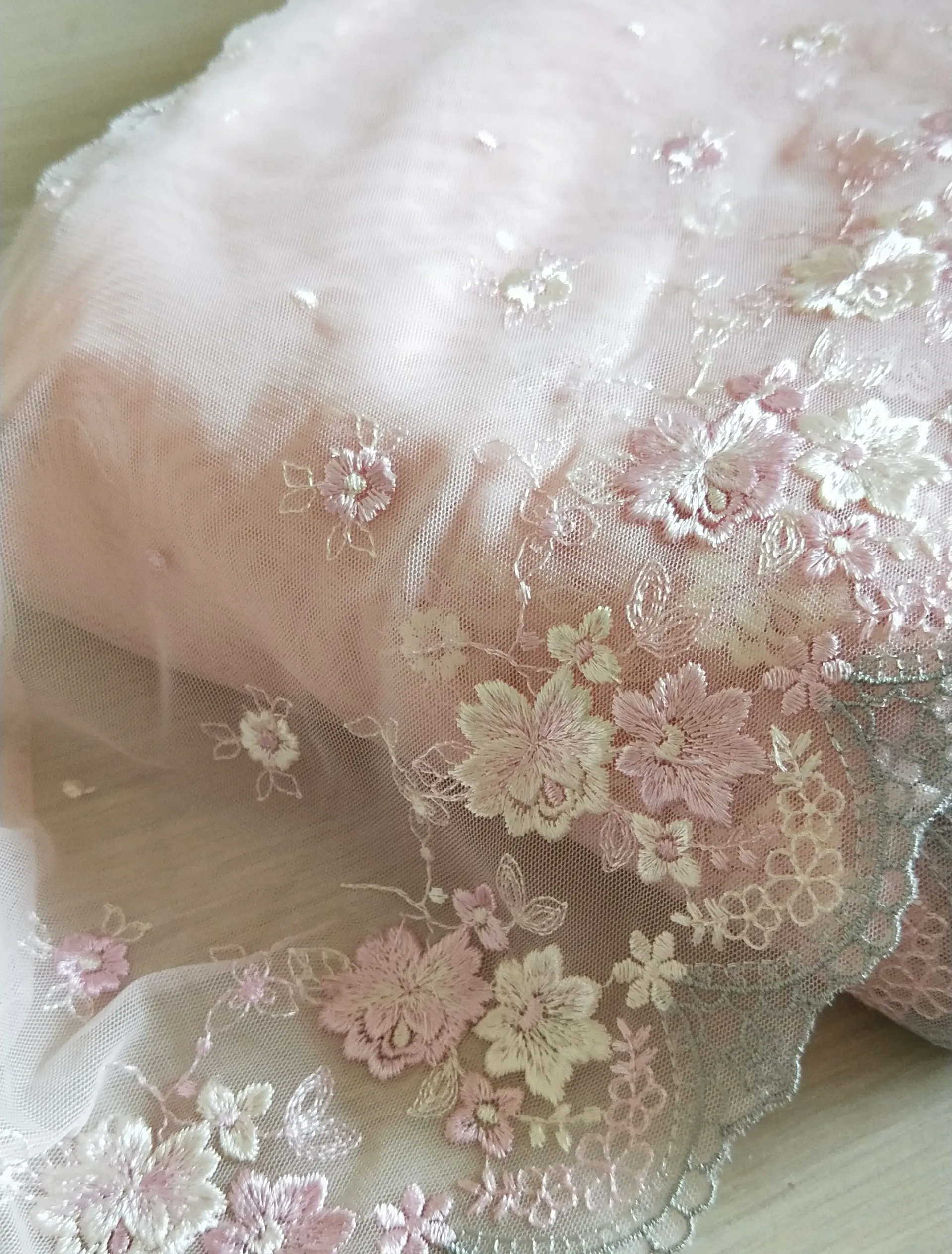 2 Yards Embroidered Lace Trim Light Pink Grey Floral Embroidered Tulle Lace Trim 8.26 Inches Wide
2 Yards Embroidered Lace Trim Light Pink Grey Floral Embroidered Tulle Lace Trim 8.26 Inches Wide