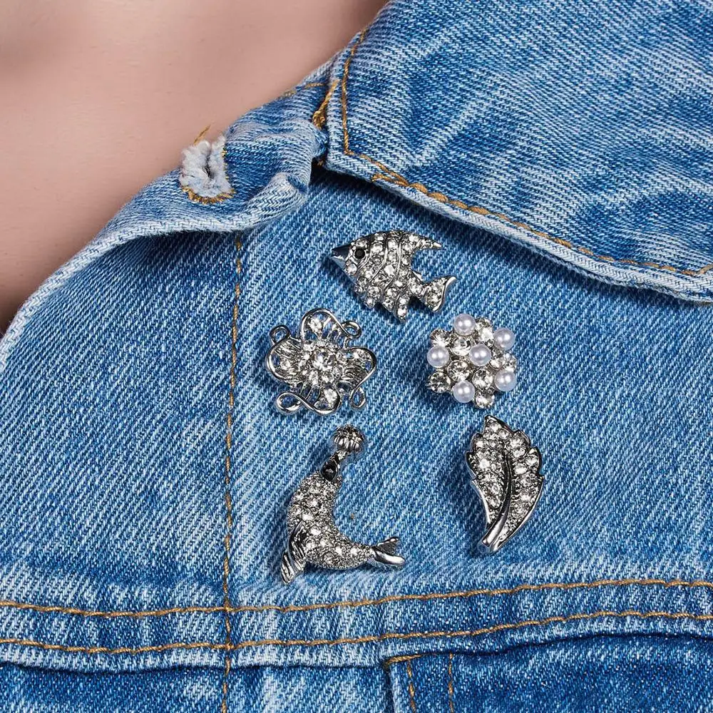 New Arrivals Women Delicate Small Brooches Leaf Rhinestone Plant Small Brooch Cloth Corsage Shirt Daily Brooch Jewelry Gift
New Arrivals Women Delicate Small Brooches Leaf Rhinestone Plant Small Brooch Cloth Corsage Shirt Daily Brooch Jewelry Gift