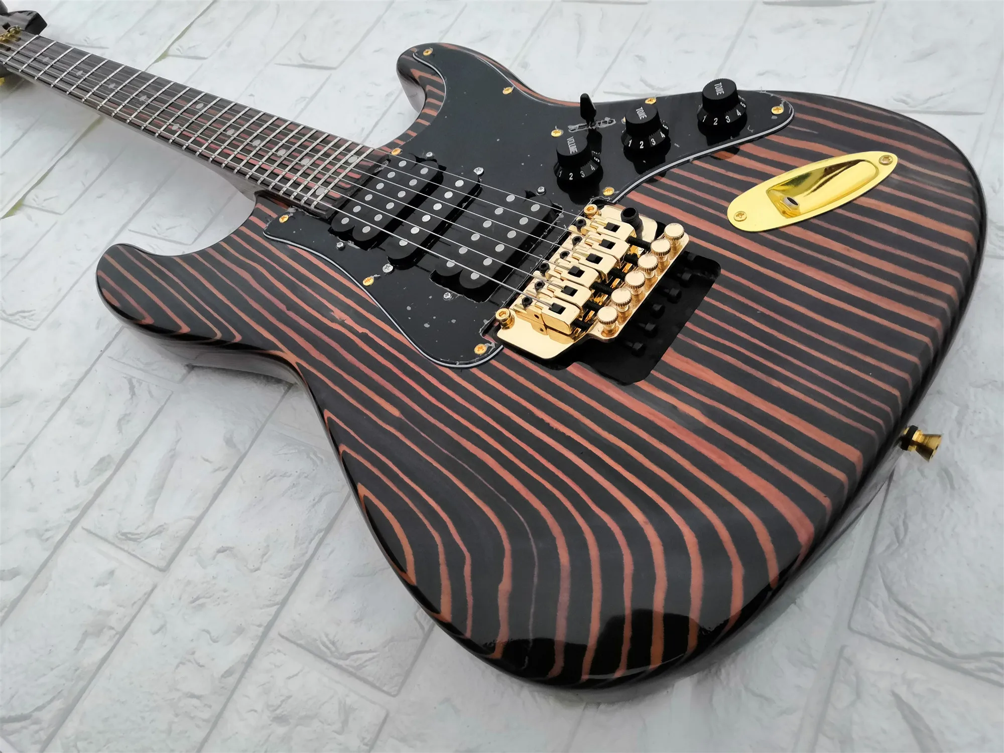 Factory Custom Zebra Wood str Electric Guitar, Zebra Wood Fingerboard,24 Frets,Gold Hardwares,customized!S-26
Factory Custom Zebra Wood str Electric Guitar, Zebra Wood Fingerboard,24 Frets,Gold Hardwares,customized!S-26