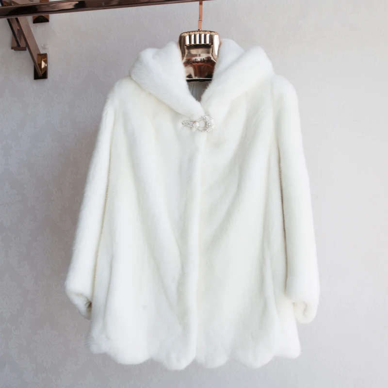 Women real mink fur coat whole skin ladies short section warm fur jacket hooded female outerwear
Women real mink fur coat whole skin ladies short section warm fur jacket hooded female outerwear