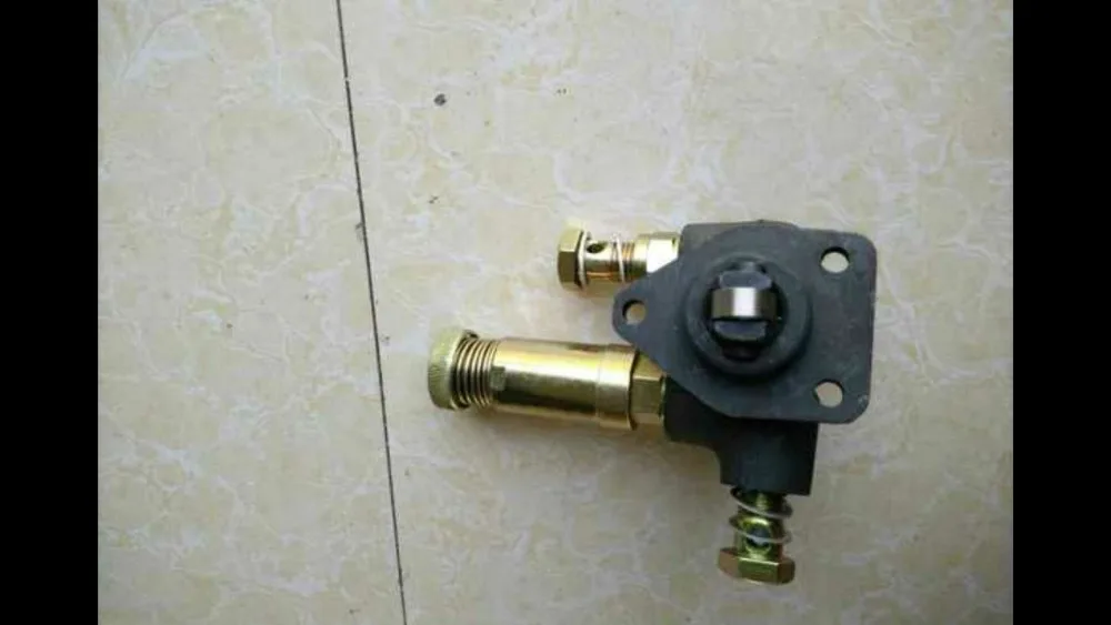 primer pump/supply pump for injector pump for Weichai huafeng R4105D R4105ZD diesel engine parts /50kw diesel generator parts
primer pump/supply pump for injector pump for Weichai huafeng R4105D R4105ZD diesel engine parts /50kw diesel generator parts