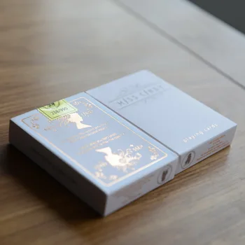 1Pcs MISS CINDY V2 Playing Cards Poker Size Deck TAIWAN Custom Limited Edition New Sealed Magic Props Magia Deck Tricks
1Pcs MISS CINDY V2 Playing Cards Poker Size Deck TAIWAN Custom Limited Edition New Sealed Magic Props Magia Deck Tricks