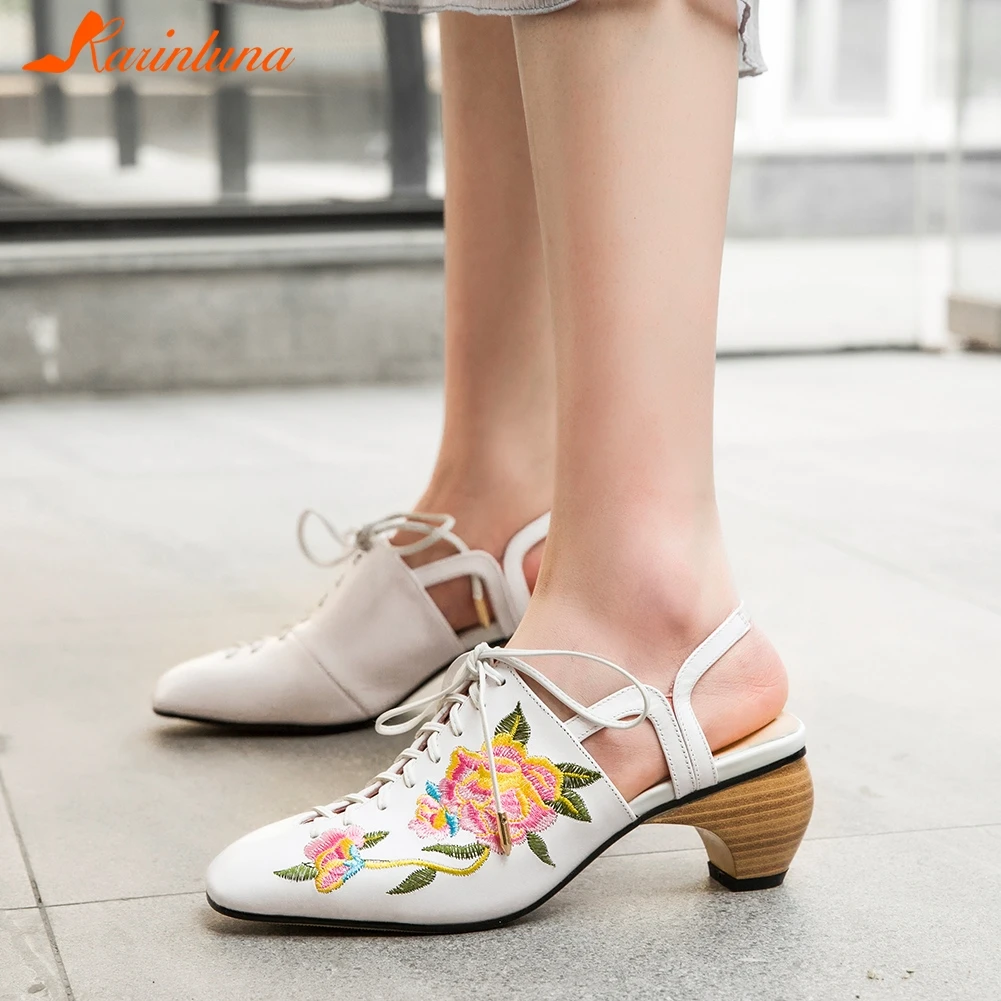 KARINLUNA 2019 New Fashion Hot Sale Large Size 33-43 Square Toe Summer Sandals Woman Shoes Chunky Heels Shoes Woman Sandals
KARINLUNA 2019 New Fashion Hot Sale Large Size 33-43 Square Toe Summer Sandals Woman Shoes Chunky Heels Shoes Woman Sandals