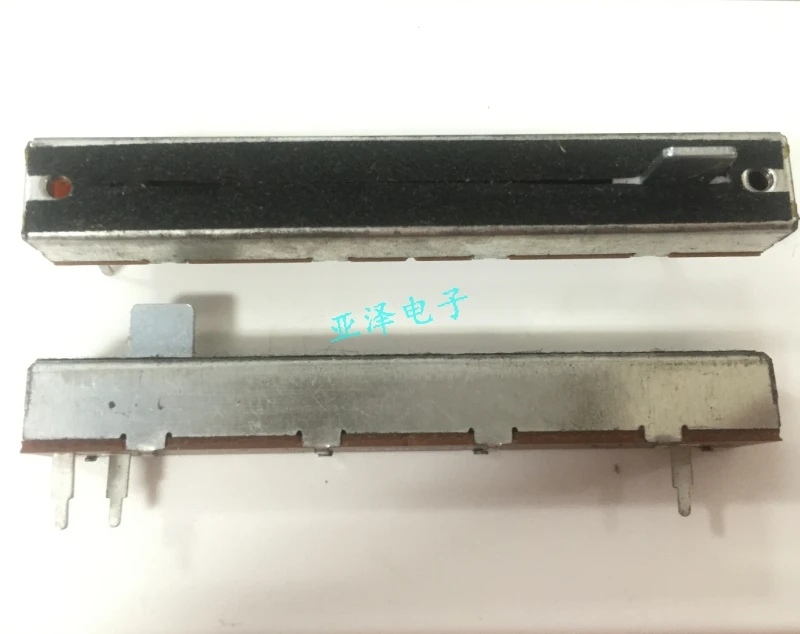 88MM sliding potentiometer single A20K shaft length 8MM mixer straight slide potentiometer 3 feet SL60V
88MM sliding potentiometer single A20K shaft length 8MM mixer straight slide potentiometer 3 feet SL60V