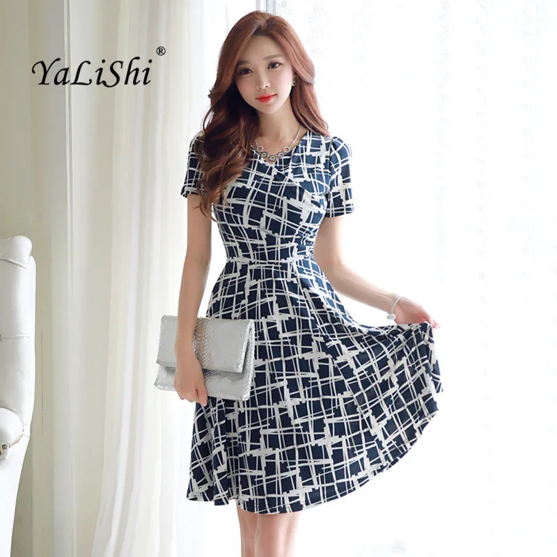 Plus Size Print A-line Dress Summer Short Sleeve V-neck Knee-length Dress Casual Club Office Elegant Ladies Dresses Vestidos
Plus Size Print A-line Dress Summer Short Sleeve V-neck Knee-length Dress Casual Club Office Elegant Ladies Dresses Vestidos